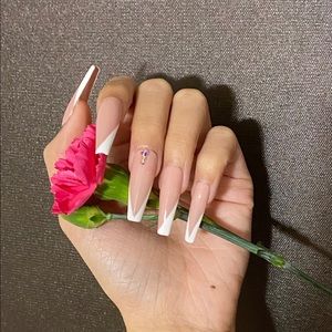 Press on Nails Square along Nude White
Diamond AB Crystal Diagonal French Tip
